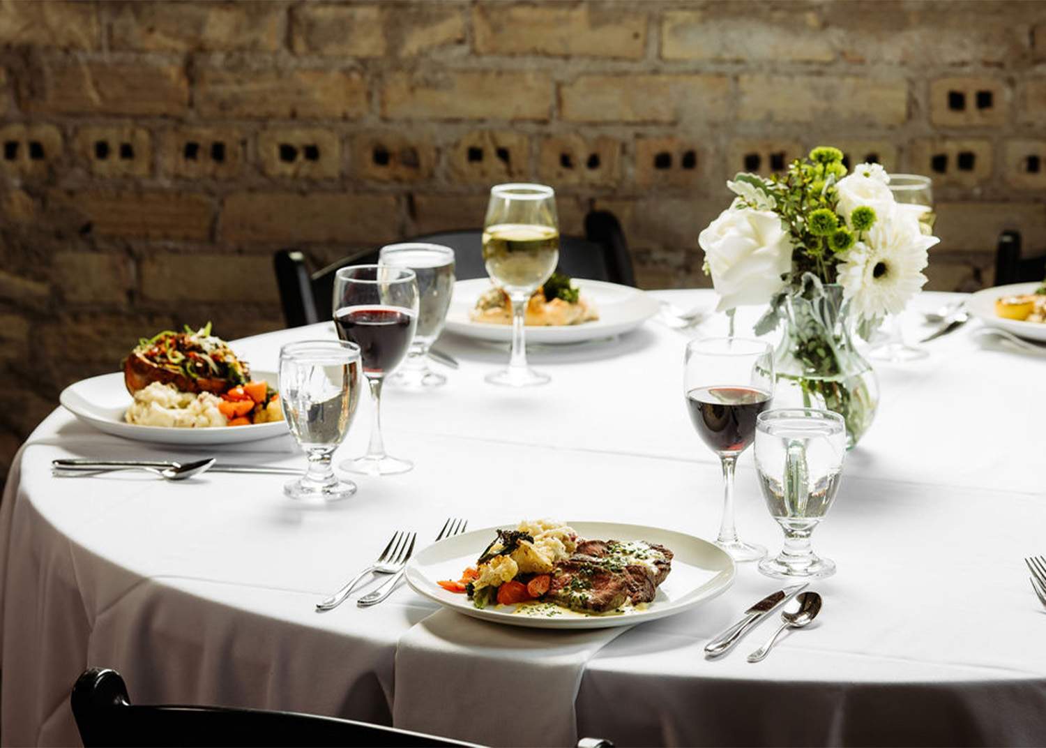 Stonehouse Entree Set